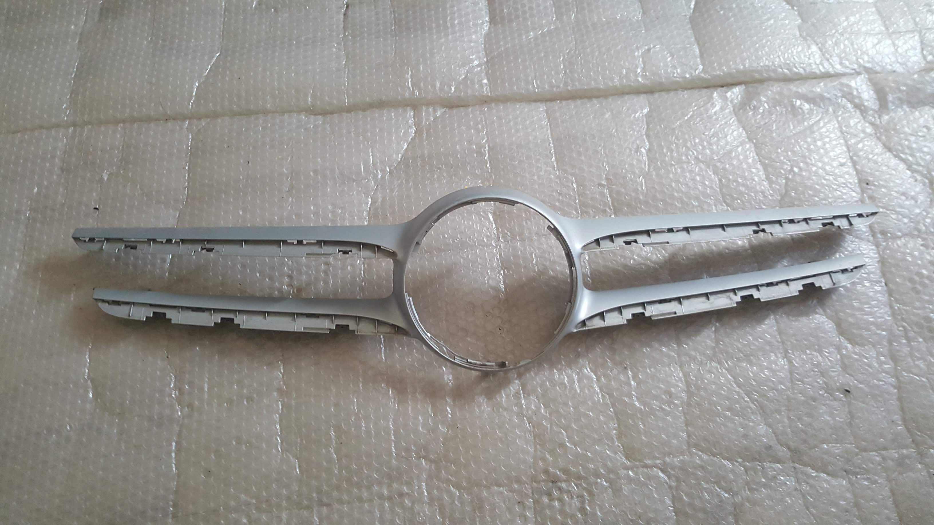 Orijinal Mercedes Benz W205 C Class G m Radyat r Izgaras A2058880160 orijinal-mercedes-benz-w205-c-class-g-m-radyat-r-izgaras-a2058880160